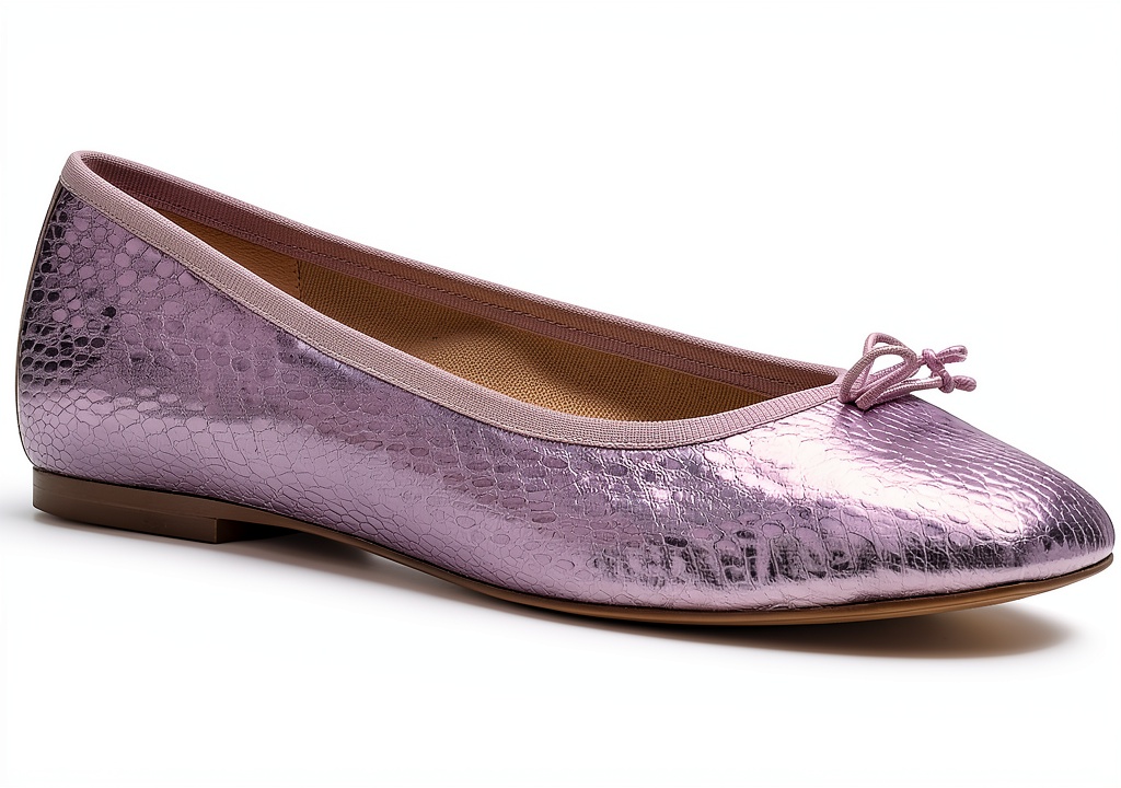 Geox women's flats in Lilac color on a neutral background